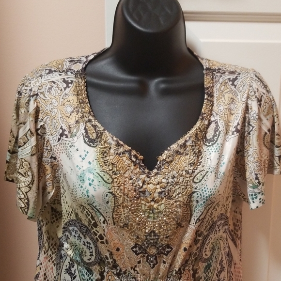 World Unity Embellished Top NWOT - Picture 2 of 8